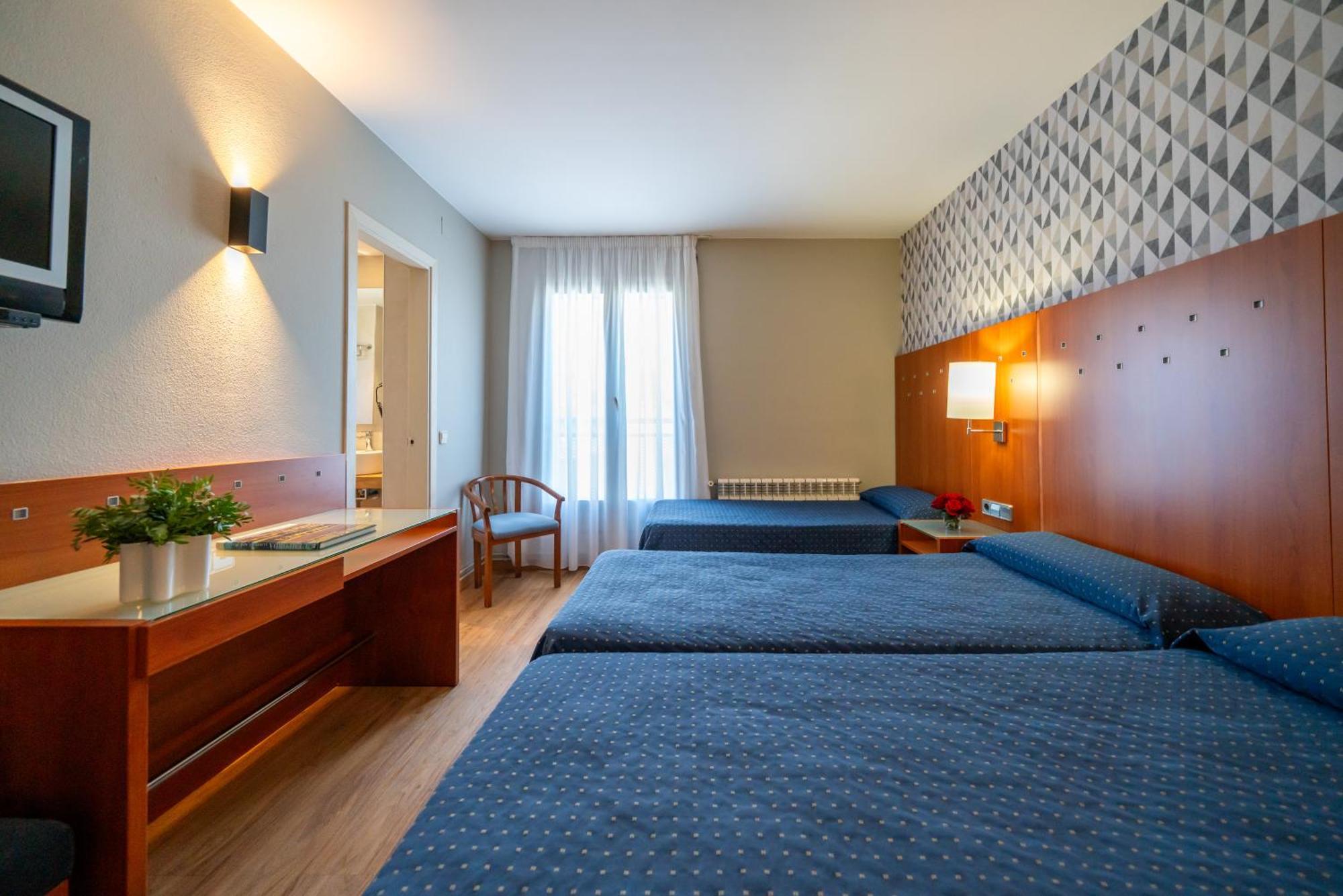 Hotel J. Balmes Vic Luaran gambar